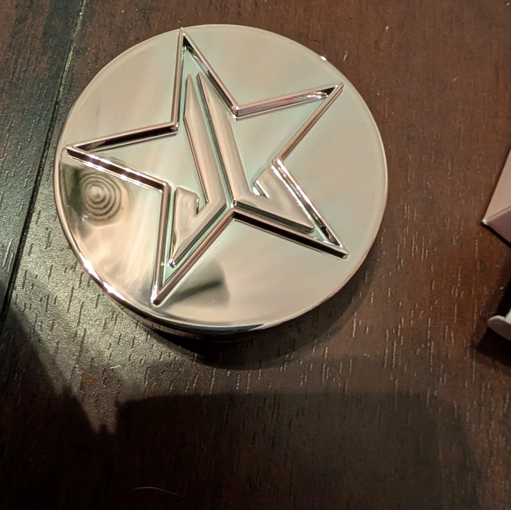 Jeffree Star Caramel Setting Powder